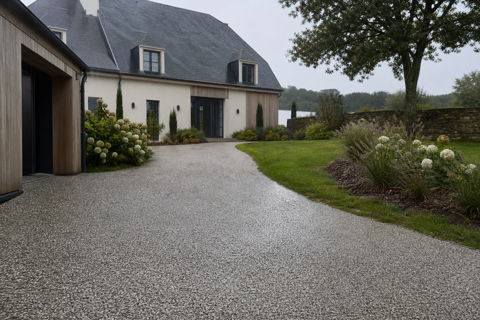 Le béton drainant évacue l’eau si le support est bien préparé